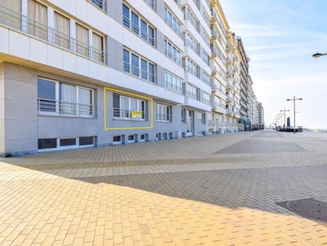 Ruim appartement met drie slaapkamers, terras en mogelijkheid garage op de zeedijk
