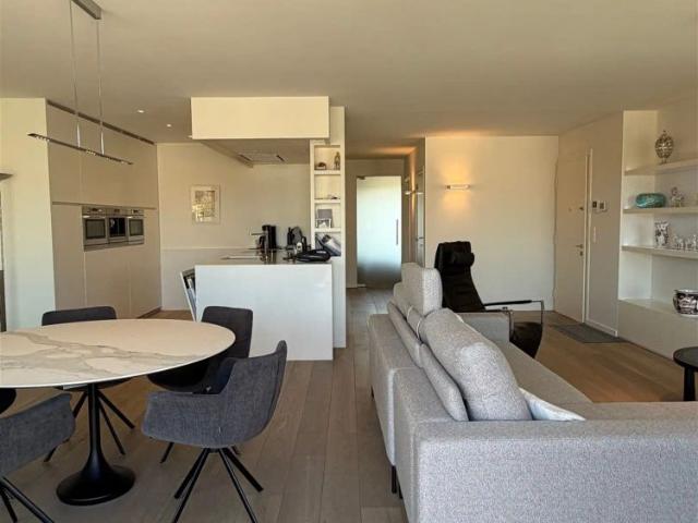 Ruim appartement met dubbele garage te huur Lochristi!