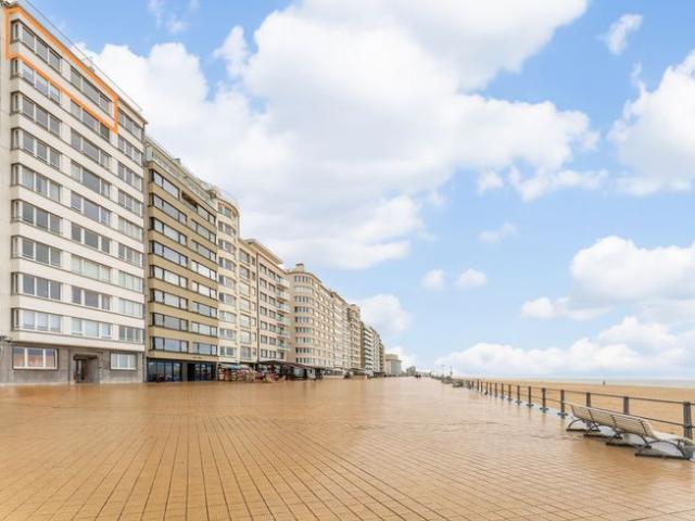 Ruim appartement met frontaal zeezicht!