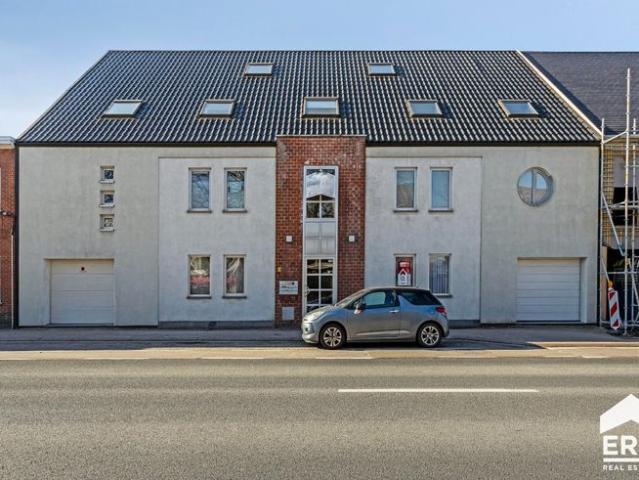 Ruim appartement met garage te koop in Lommel