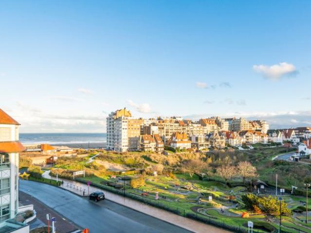 Ruim appartement met magnifiek zicht op zee en het Stubbe.