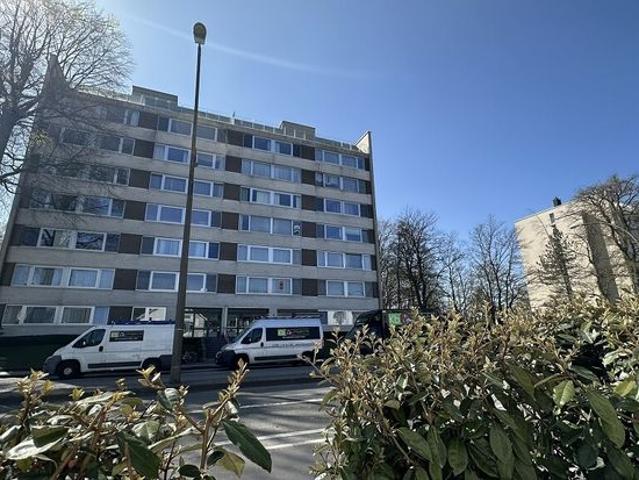 Ruim APPARTEMENT met STANDPLAATS te koop in SINT MICHIELS