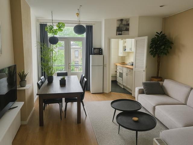 Ruim appartement midden in Kralingen nabij winkels, openbaar vervoer en het Kralingse Bos