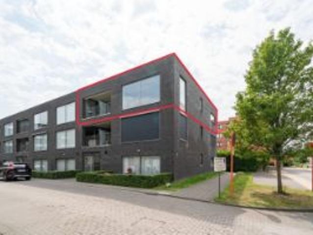 Ruim appartement ondergrondse staanplaats inclusief!