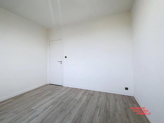 Ruim appartement op het achtste verdiep