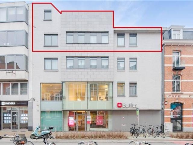 Ruim appartement op ideale locatie met 3 slpk