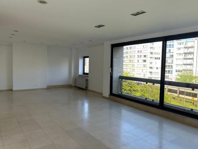 Ruim appartement op toplocatie 3 slaapkamers, 2 badkamers