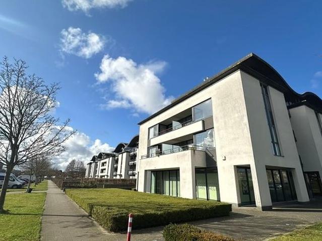 Ruim APPARTEMENT +2 Terrassen + Garage te koop in SINT KUIS