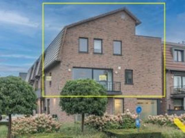 Ruim duplex appartement met veel lichtinval