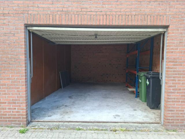 Ruim duplexappartement met 2 slaapkamers en garage in centrum Herzele