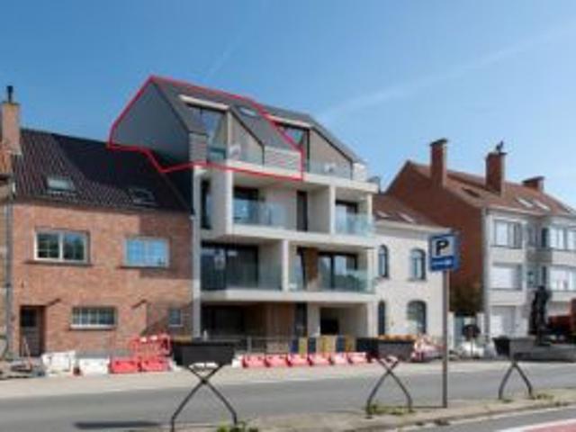 Ruim Duplexappartement met zonnig terras in Lombardsijde