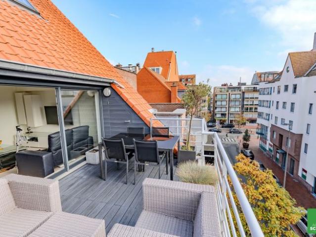 Ruim duplexappartement gelegen in het centrum van Knokke