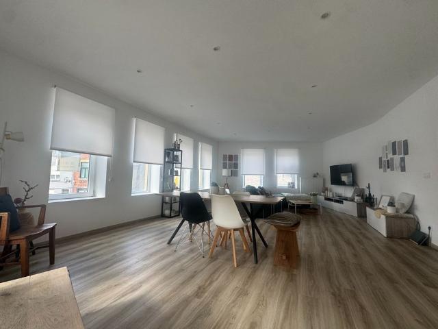 Ruim en lichtrijk appartement te huur in Sint Kruis