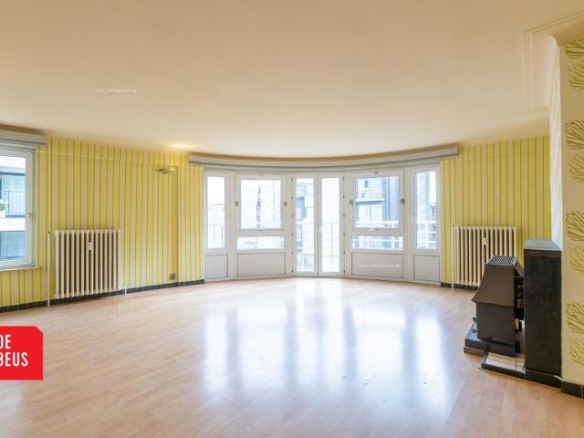 Ruim en lichtrijk appartement met 3 slaapkamers pal aan strand