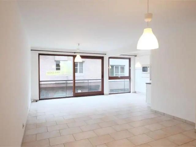 Ruim en lichtrijk appartement met 2 slaapkamers te huur in centrum Izegem