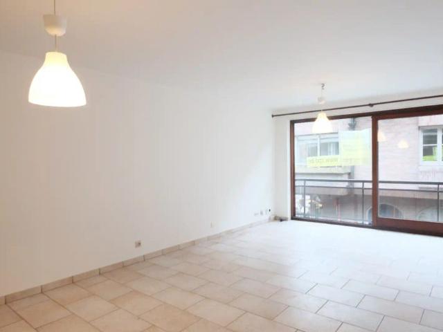 Ruim en lichtrijk appartement met 2 slaapkamers te huur in centrum Izegem