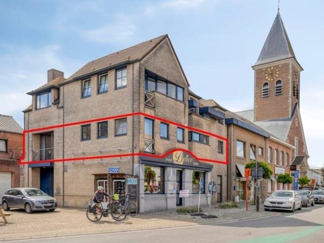 Ruim en lichtrijk appartement met 2 slaapkamers, terras.