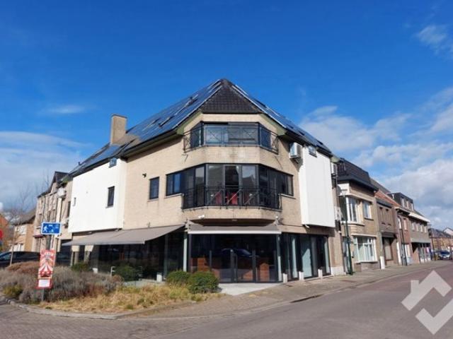 Ruim gerenoveerd appartement met 2 slaapkamers!