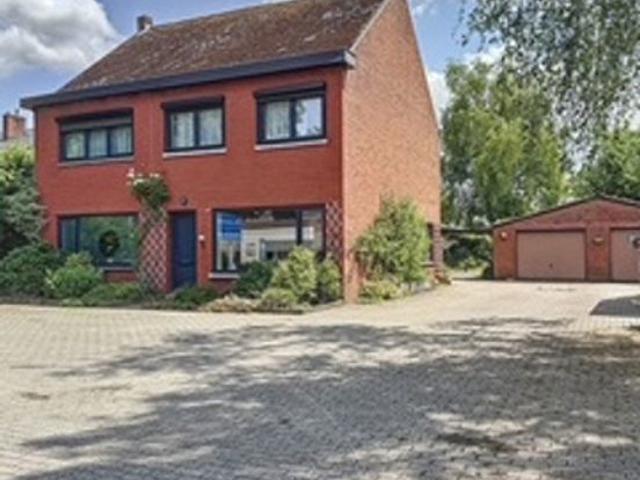 Ruim huis met praktijkruimte of 2woonst met tuin en garage
