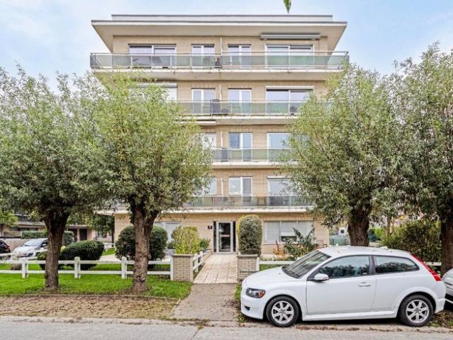 Ruim hoekappartement met open zicht te koop in De Haan!
