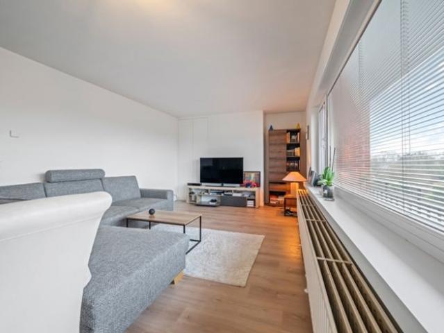 Ruim instapklaar 2slpk appartement 2e verd. mét balkon