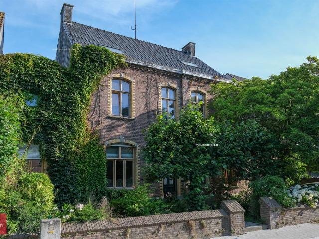 Ruim karaktervol herenhuis | NOTARISWONING | op rustige centrale ligging
