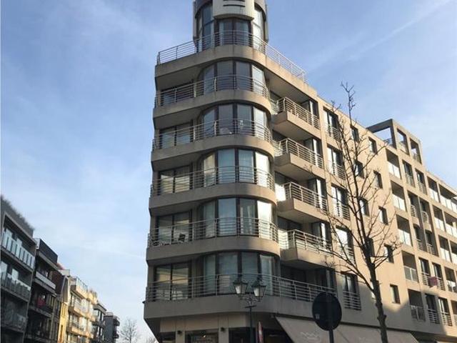 Ruim lichtrijk appartement op het 5de verdiep
