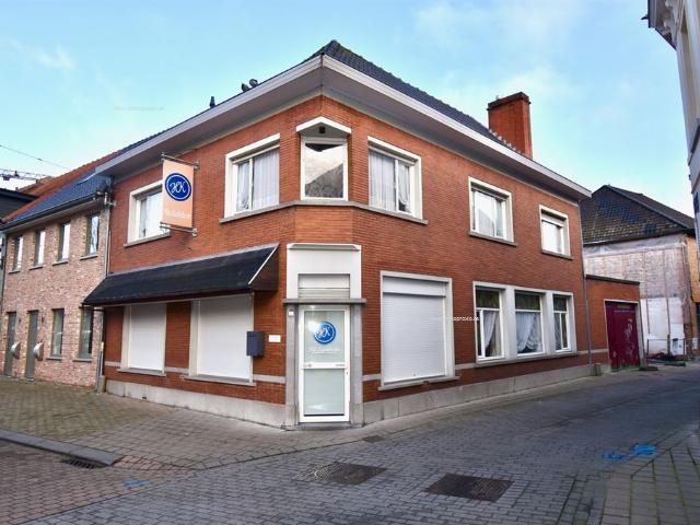 Ruim renovatieproject op Kerkplein in centrum Wingene
