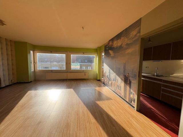Ruim te renoveren appartement met garage