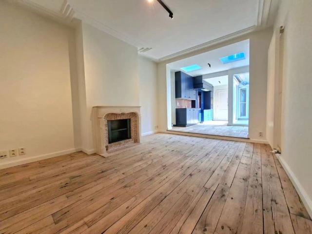 Ruim triplex appartement met 2 terrassen