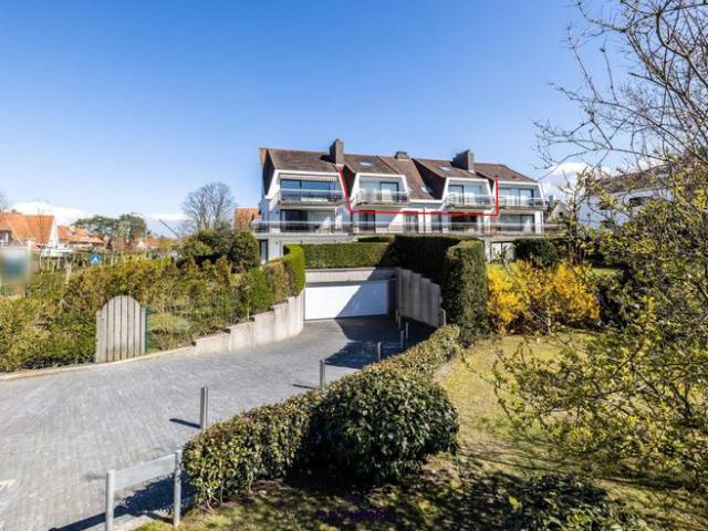 Ruim zonnig appartement op centrale ligging te Zoutelaan