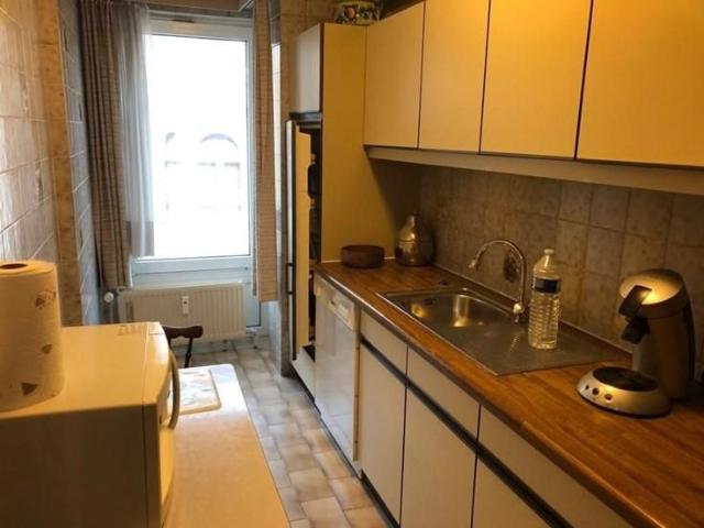 Ruim 2 slk appartement met garagestaanplaats in volle stadce