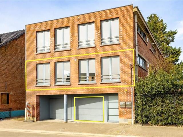 Ruim 2 slpk app met groot terras en garage in Ten Ede