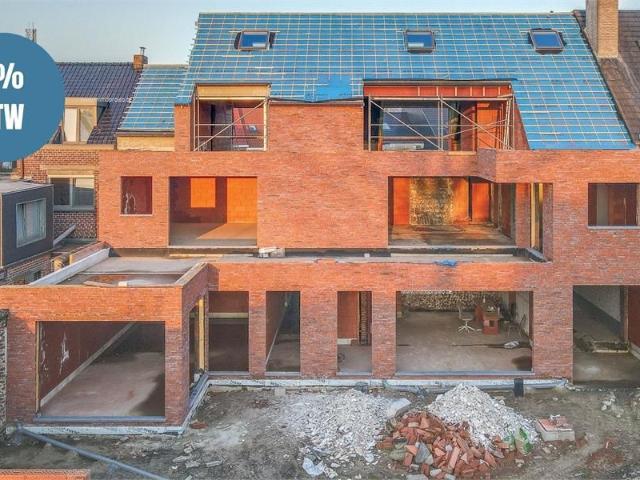 Ruim 3 slaapkamer appartement met subliem terras