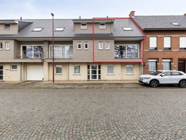 Ruim 3 slaapkamerappartement met groot terras in hartje E.