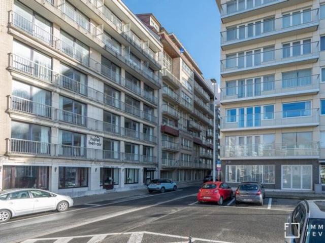 Ruim 3 slaapkamerappartement nabij de Zeedijk in Duinbergen