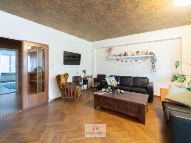 Ruim 3 slpk appartement vlakbij Station Gent Sint pieters