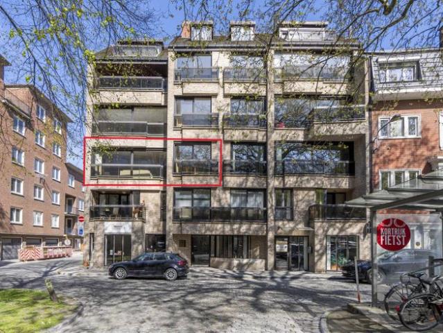 Ruim 4 slaapkamerappartement in centrum Kortrijk