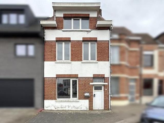 RUIME TE RENOVEREN RIJWONING