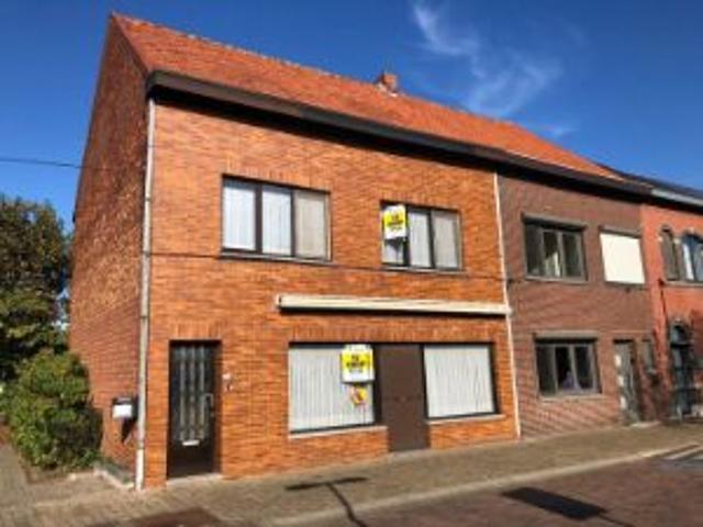 RUIME TE RENOVEREN WONING MET 4 SLAAPKAMERS EN TUIN IN CENT