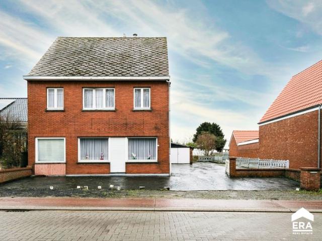 Ruime, te renoveren woning in Nieuwerkerken Wijer