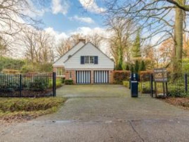 Ruime villa in een rustige, groene omgeving