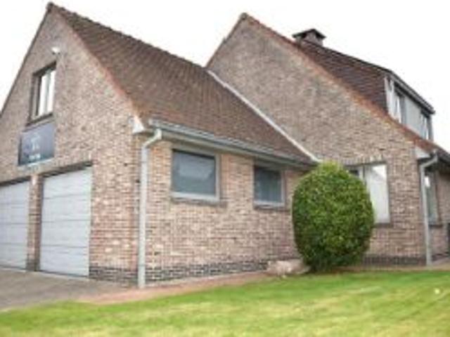 Ruime vrijstaande villa met uniek landelijk zicht