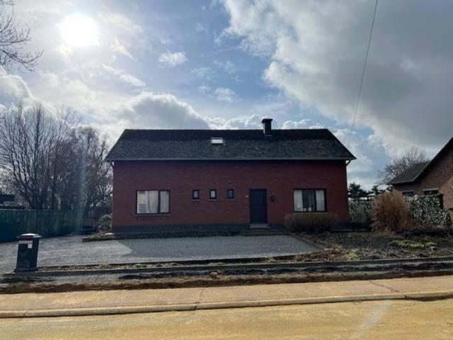 Ruime vrijstaande woning met 5/6 slaapkamers, terras en tuin