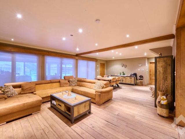 Ruime woning 251 m² met 3 slaapkamers!