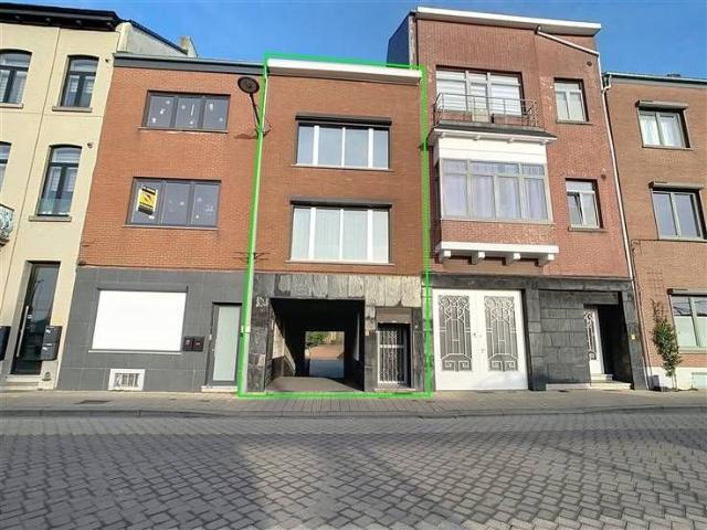 Ruime woning, 2 slpks inrichtb. zolder, terras, 96ca