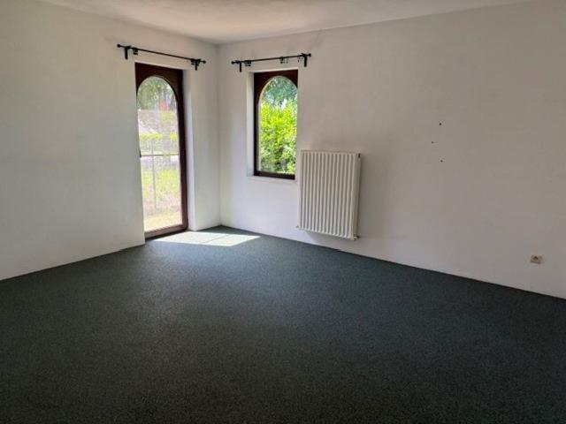 Ruime woning in Spaanse stijl met drie slaapkamers