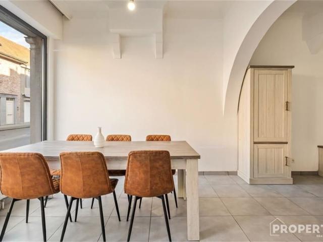 Ruime woning op centrum locatie te koop!