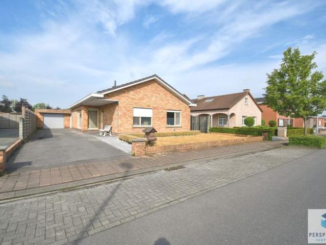 Ruime woning op uitstekende locatie met 3 slpks, garage e.