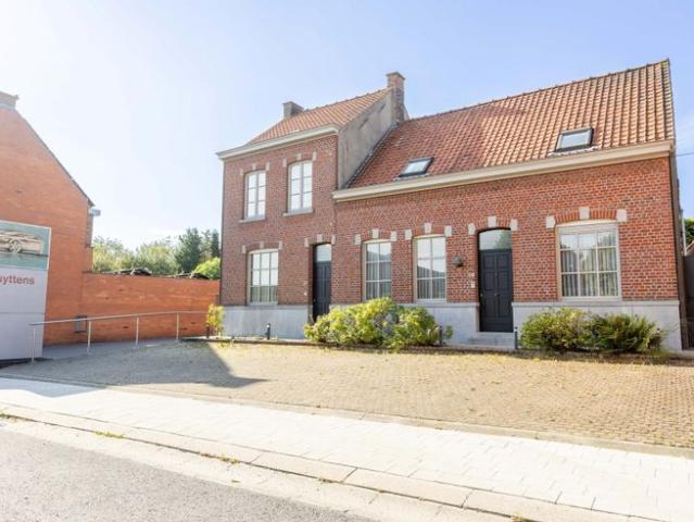 RUIME WONING MET MOGELIJKHEDEN